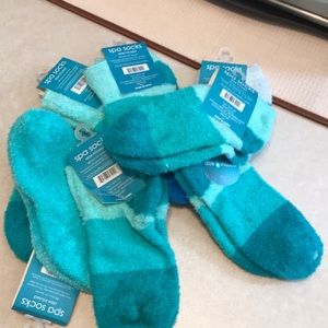7 pairs aloe socks NWT